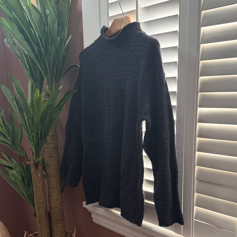 Vintage navy blue Sweater